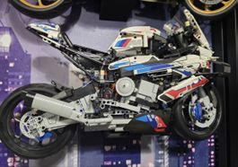 Support mural pour BMW M 1000 RR 42130 LEGO Technic