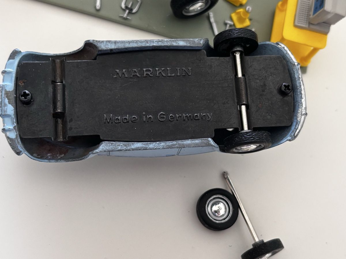 Volkswagen Modellini d'auto: Maquette avec VW Marklin  – Difettoso da Lausanne venduto da pabernard 1