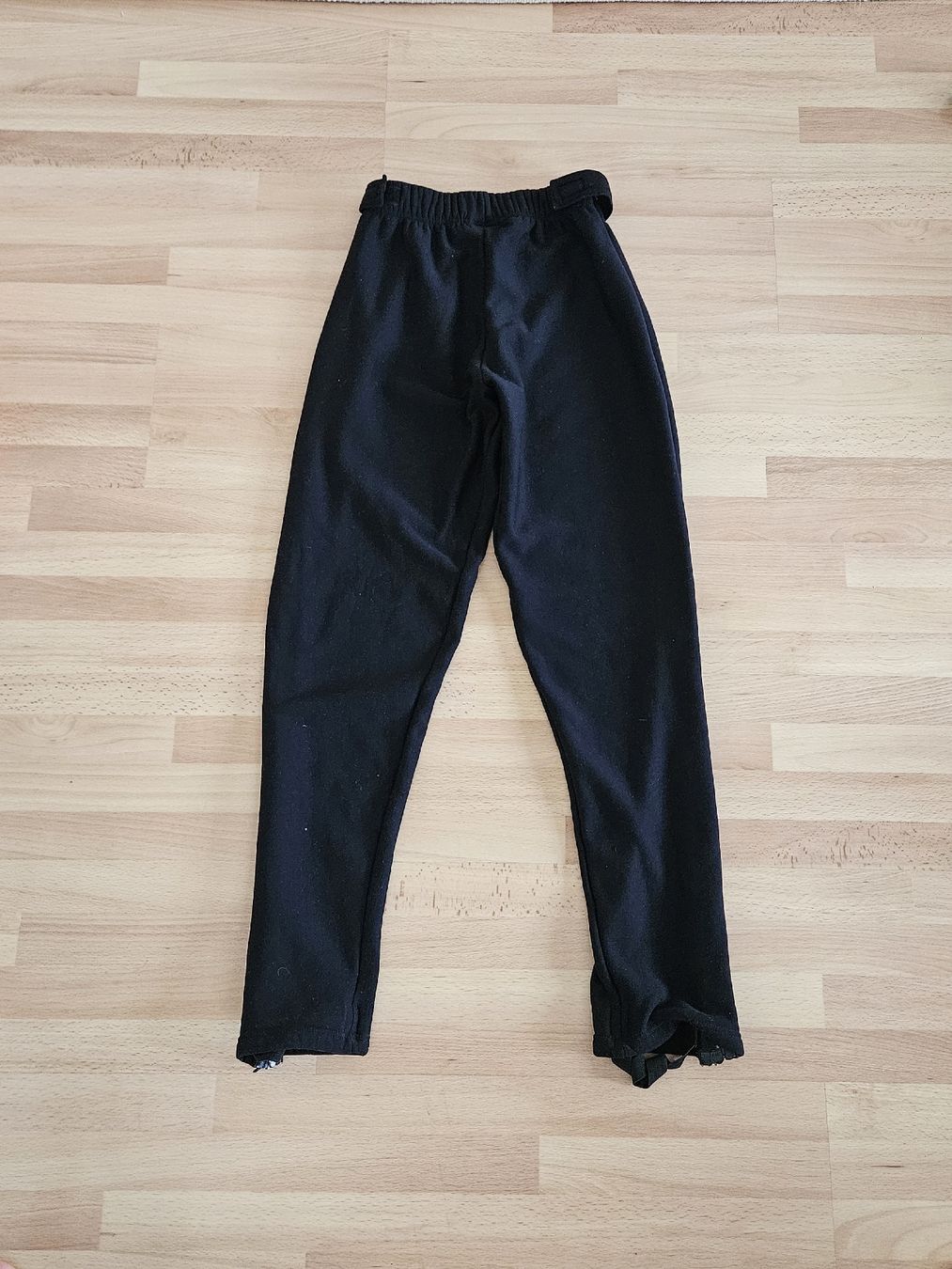 Pantalons: Eiskunstlaufhose schwarz Grösse M  – D'occasion à Thun par bia_crh9 1