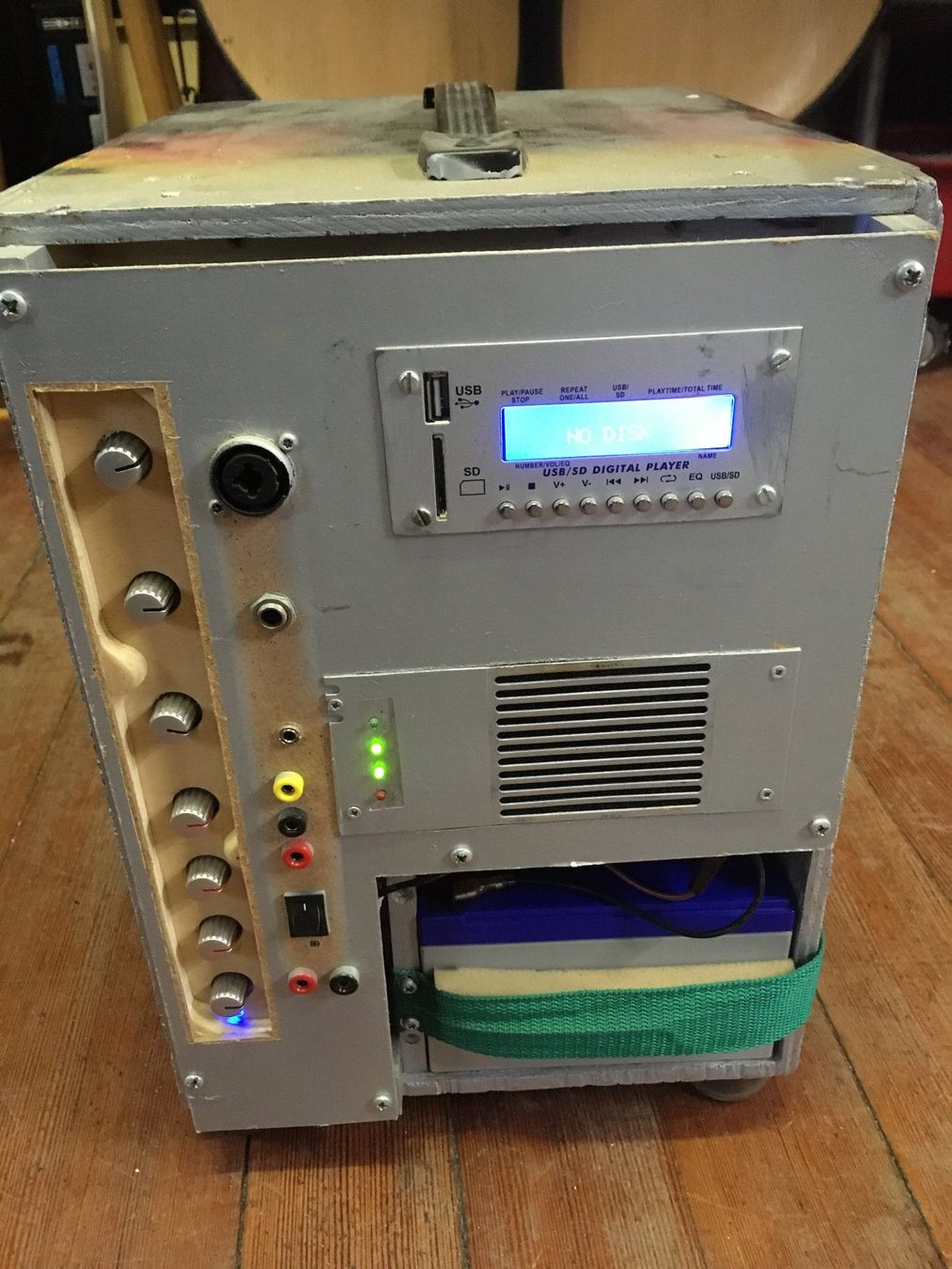 Amplificatori: Mobiler Verstärker 12V – Usato da Necker venduto da Styfel 2