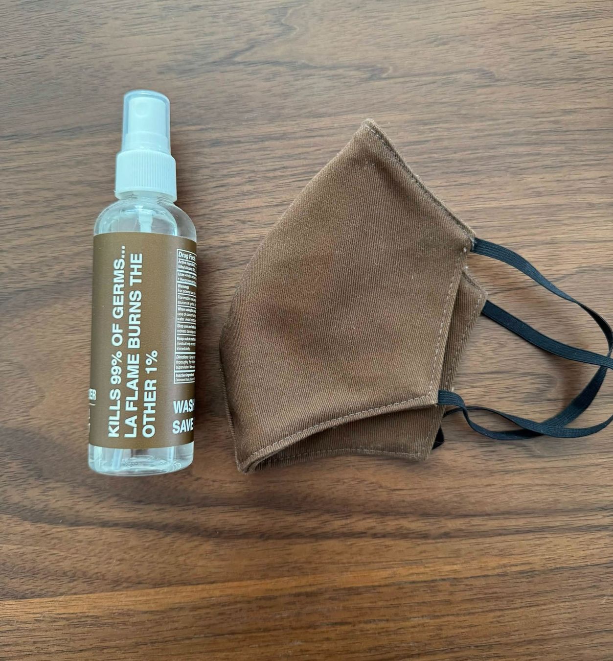 Maschere: Travis Scott Cactus Jack Hand Sanitizer Bottle + Masque – Nuovo (secondo la descrizione) da Croy venduto da Takenba 1
