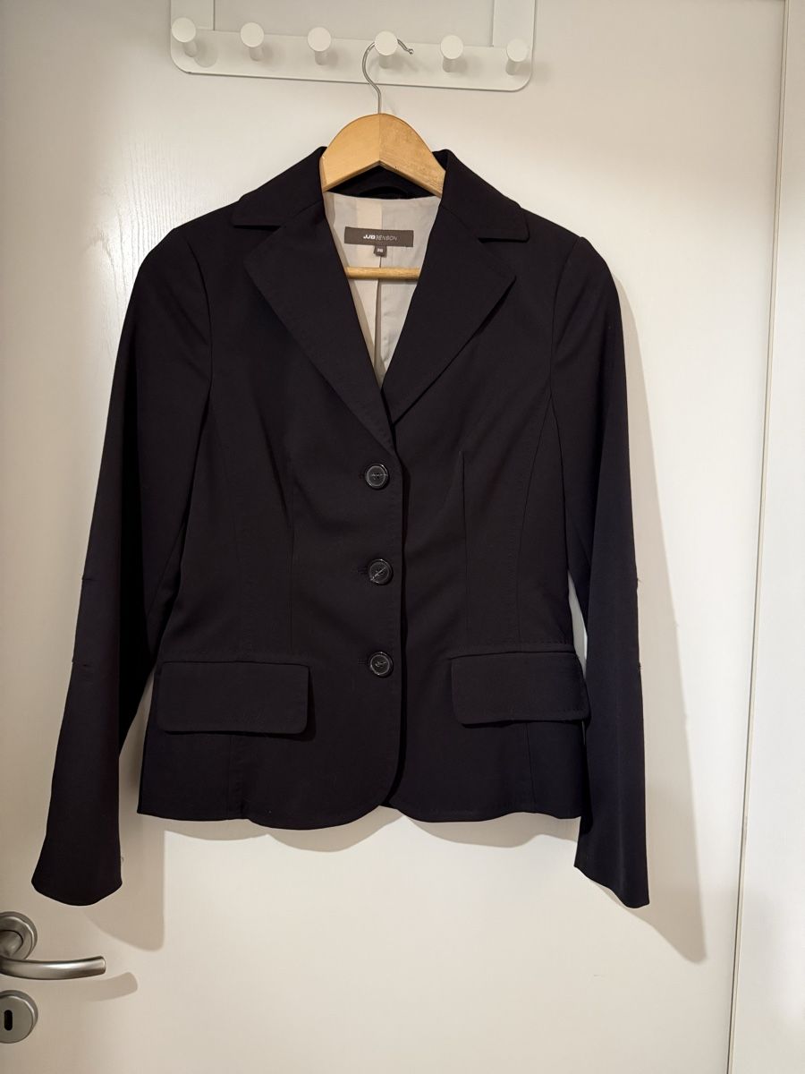 Giacche: Petit blazer noir / Taille 36 – Usato da MASSONGEX venduto da Luluone
