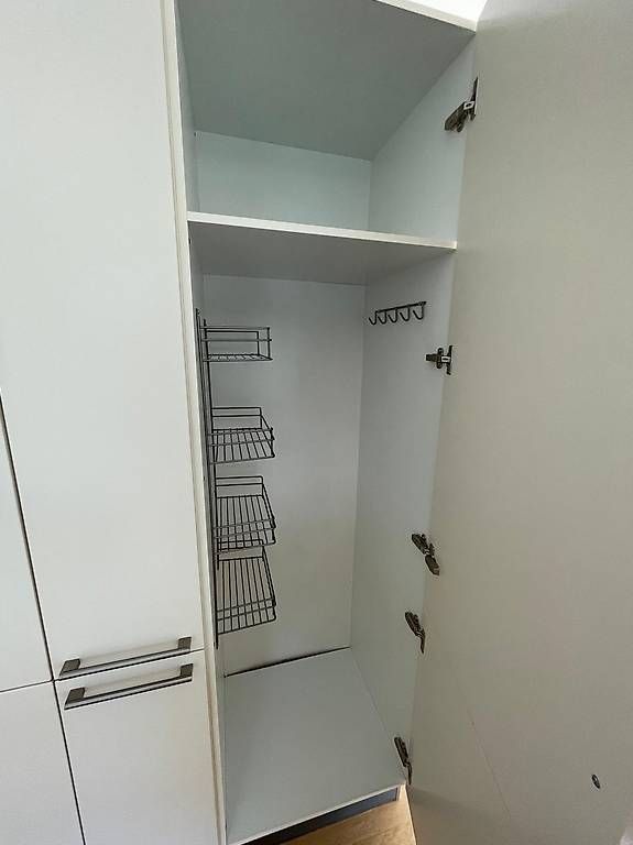 Cucine complete: Cuisine complète avec îlot central blanc état neuf – Usato da Genève venduto da EmmanuelD 6