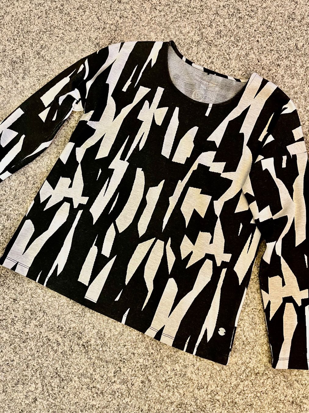 Maglioni & Felpe: Stylischer leichter Pullover/Shirt, gemustert, GrM/40-42 NEU – Nuovo (secondo la descrizione) da Adliswil venduto da eri.40 4