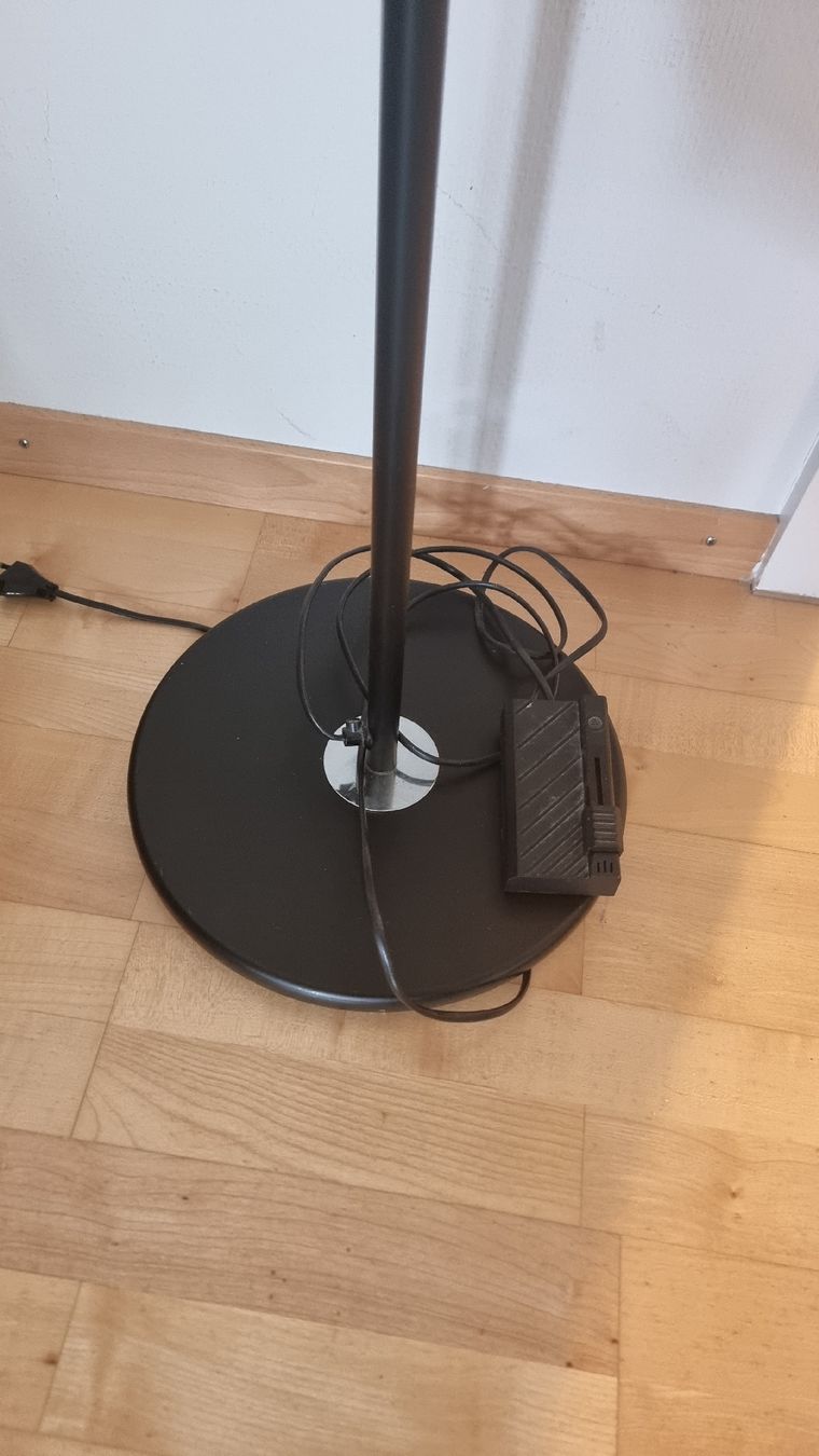 Lampade: Stehlampe schwarz, dimmbar – Usato da Sirnach venduto da KaVau 1