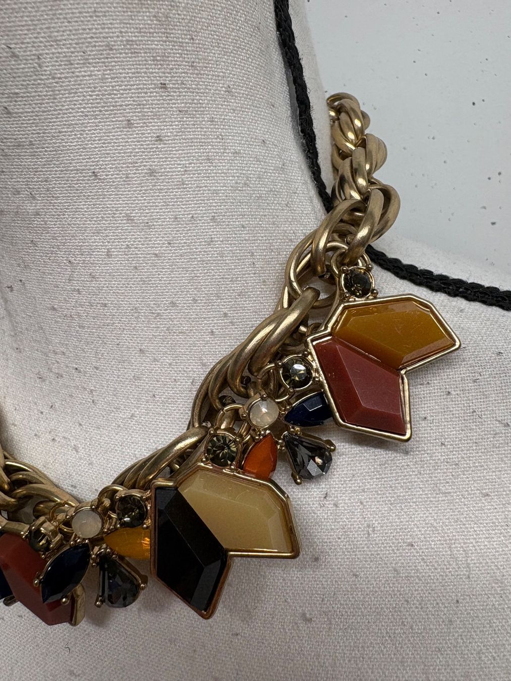 Zara Ketten: Zara Statement Halskette mit bunten Steinen Gold – Neu (gemäss Beschreibung) aus Regensdorf von secondchancefashion 1