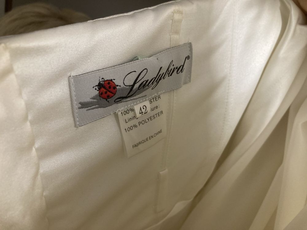Robes: Hochzeitskleid – D'occasion à Wetzikon ZH par Rescanv6 6