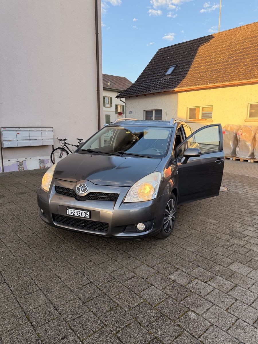 Toyota Automobili: Toyota corolla verso 2.2D – Usato da Bürglen TG venduto da ilu_yk9v
