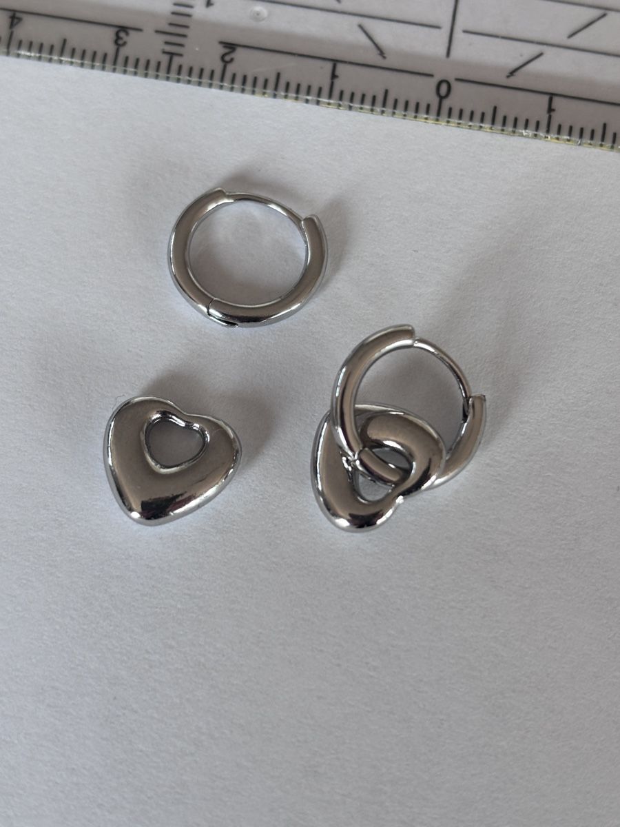 Orecchini pendenti & Orecchini a lobo: Hoops with small charm heart. Gold Plated Silver . – Nuovo (secondo la descrizione) da Dübendorf venduto da S1973E 2