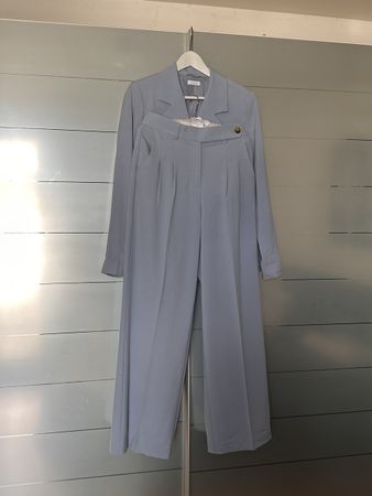 Damen Anzug Hose & Sakko hellblau Grösse 36 neuwertig