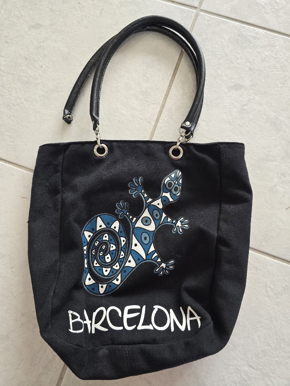 Taschen für Damen: Tasche Barcelona – Gebraucht aus Lostorf von Venice16