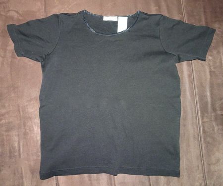 T-shirt noir, Liz Claiborne