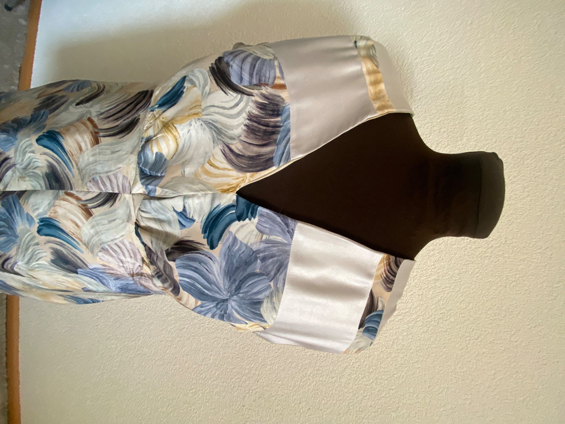 Vestiti: Seide Kleid 36-38 neu – Nuovo (secondo la descrizione) da Liestal venduto da Goldart 1