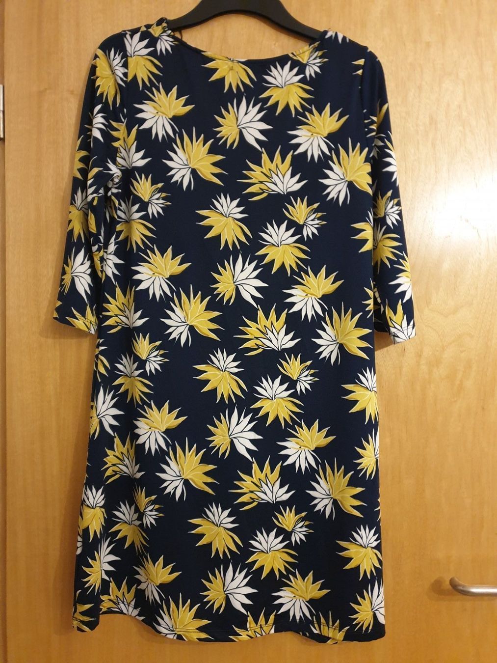 Only Vestiti: Robe, M, Women Only, excellent état, 95%polyester+5%elastane – Nuovo (secondo la descrizione) da Neuchâtel venduto da Verenas12 1
