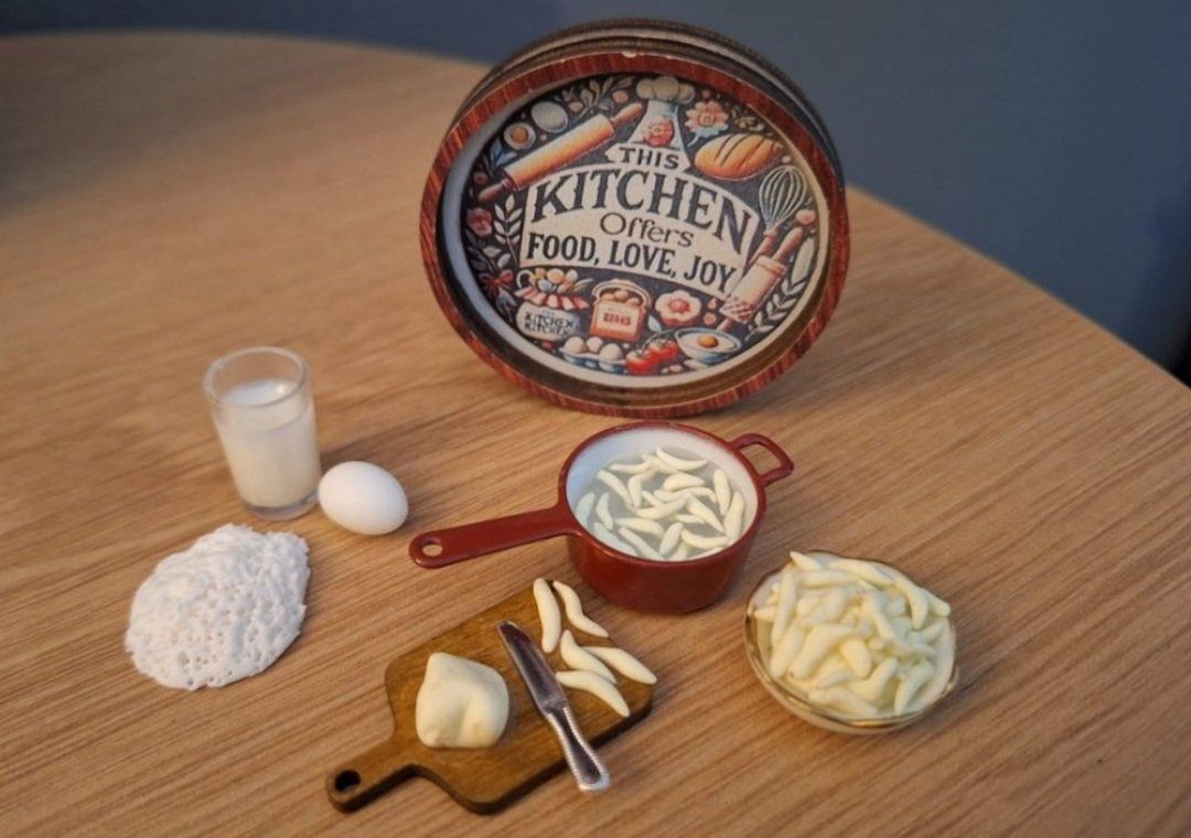 Case e mobili per bambole: Puppenhaus Spätzli Koch Set – Nuovo (secondo la descrizione) da Zürich venduto da HandmadeTinyFood 2