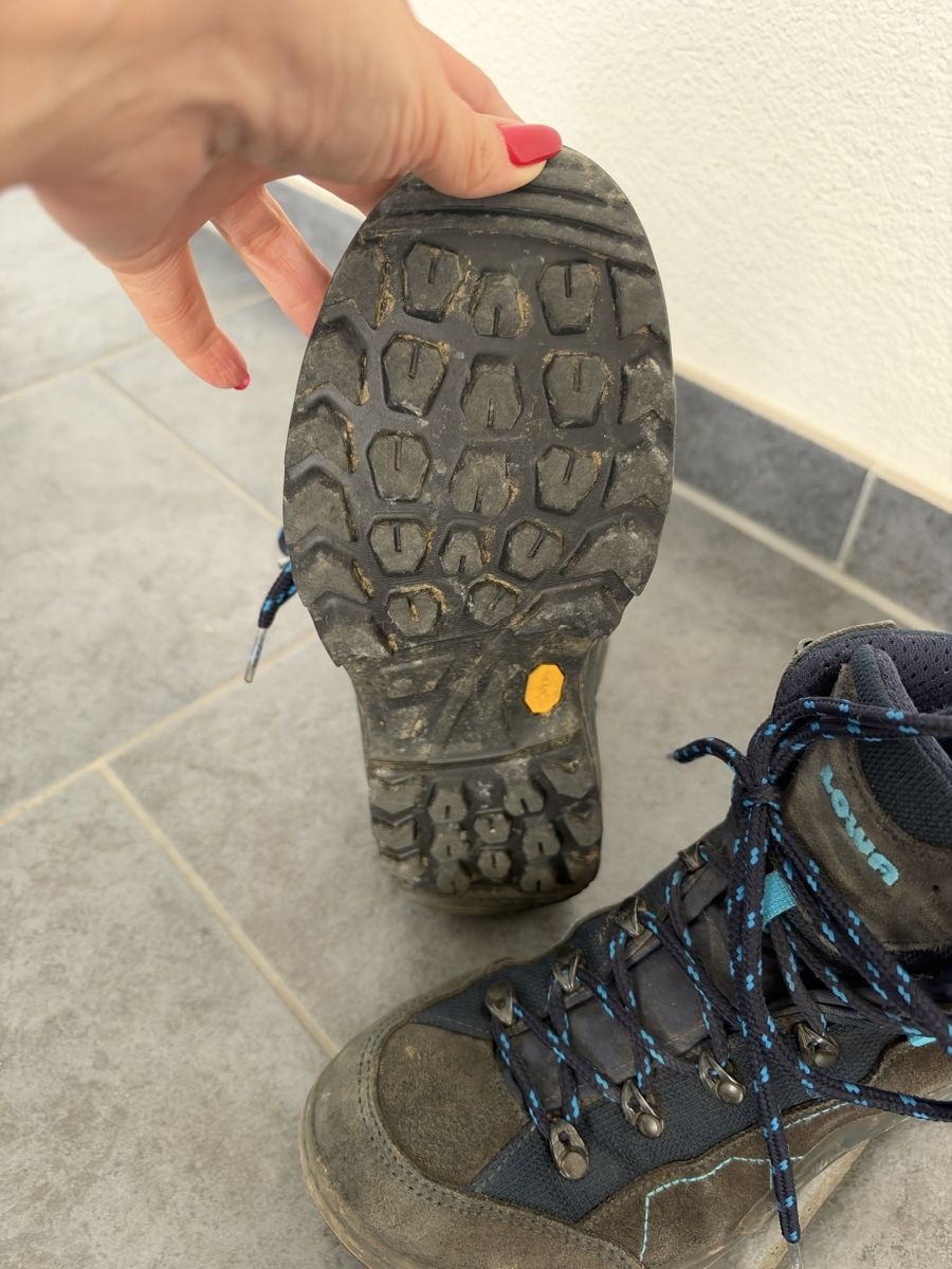 Lowa Herrenschuhe: Wanderschuhe Lowa Gr. 37 – Gebraucht aus Uttigen von daeni_83 1