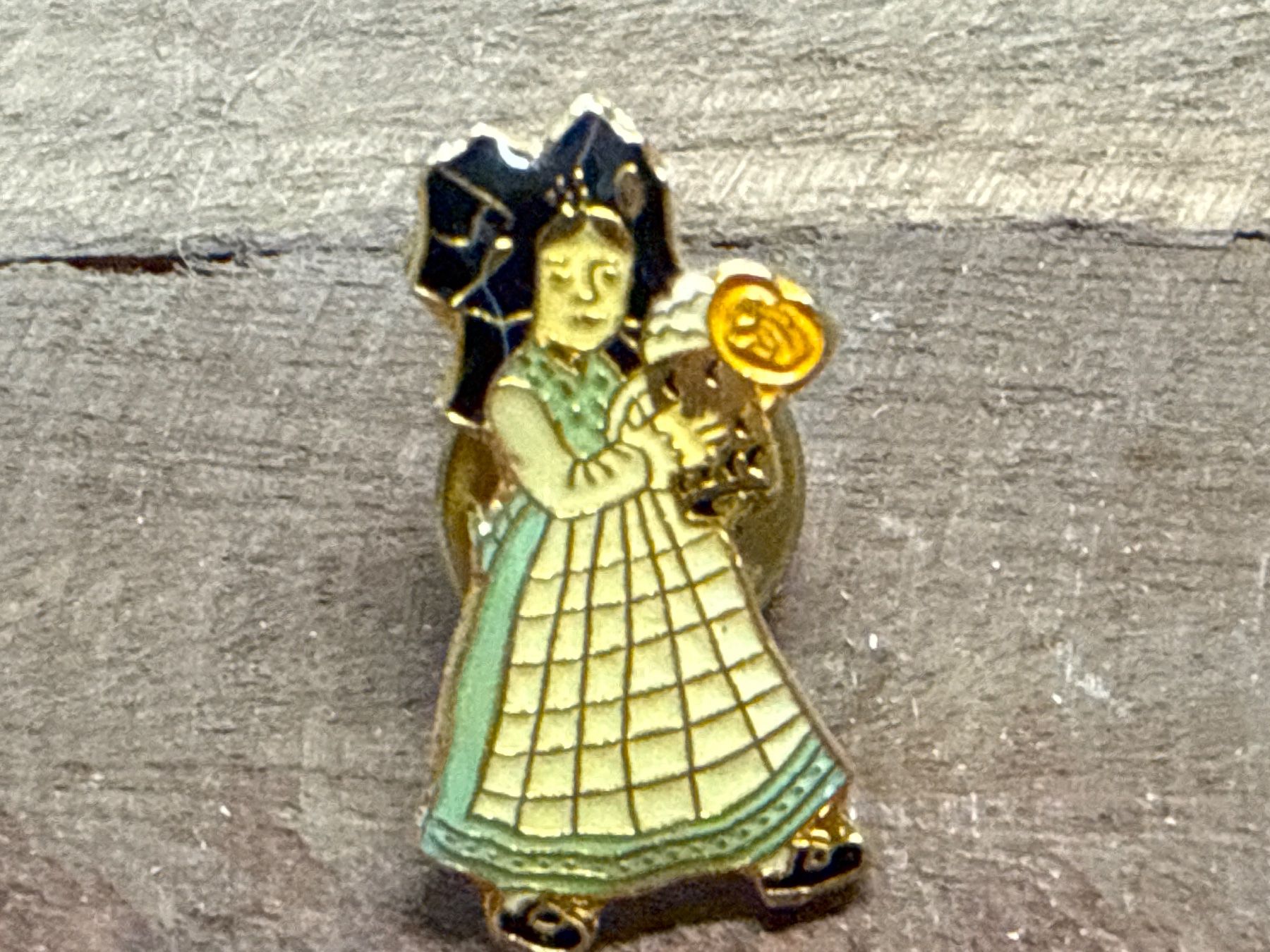 Placchette & Badge: Pin – Usato da Amriswil venduto da used2use