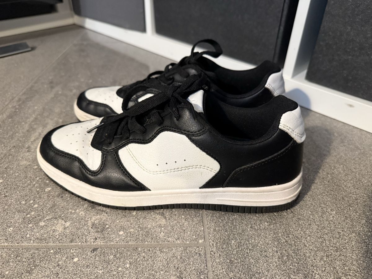 Scarpe per ragazzi: Coole Sneaker von Beach Mountain, Grösse 40 – Usato da Muri AG venduto da Hawaiiandream