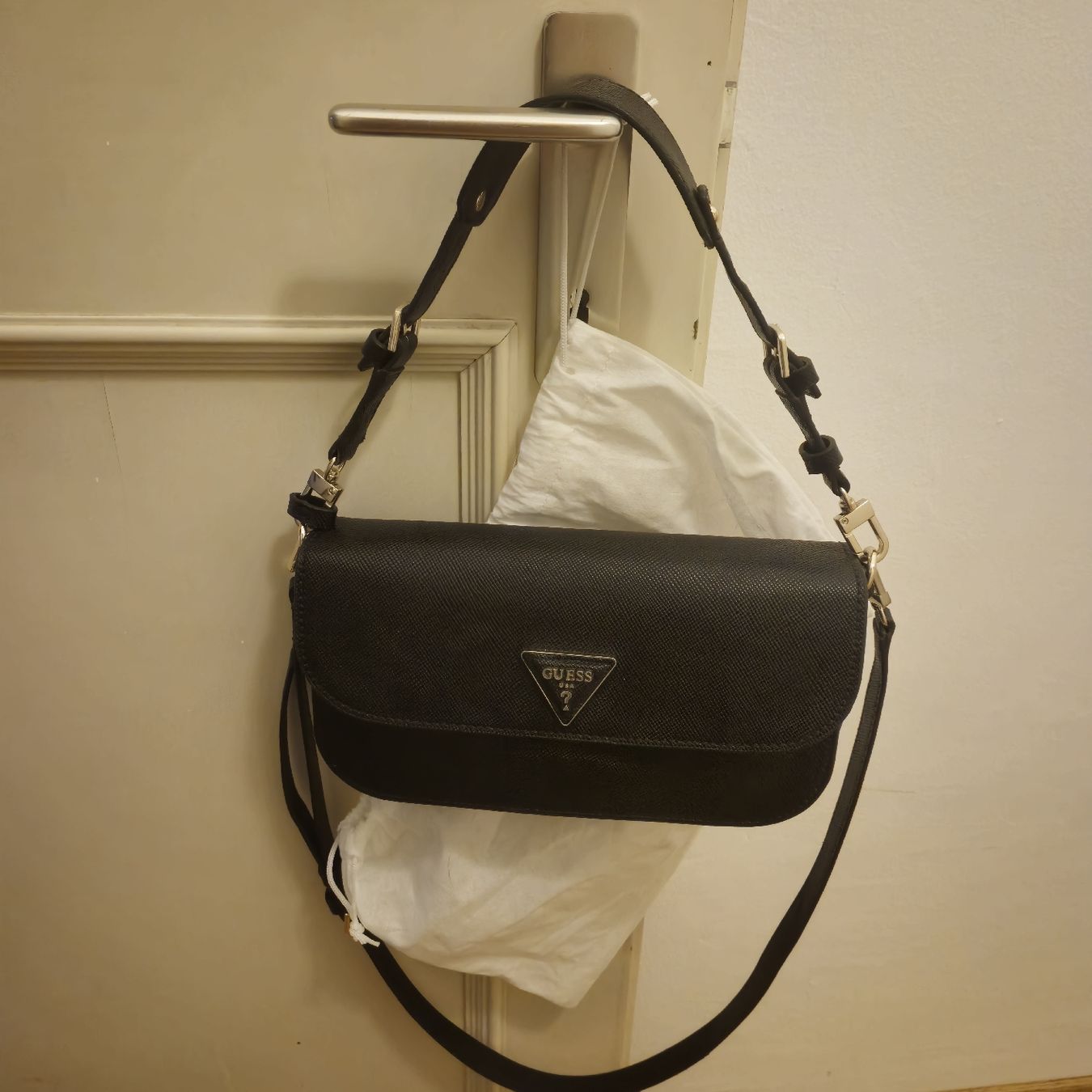 Guess Borse da donna: Borsa a tracolla Guess – Nuovo (secondo la descrizione) da Rancate venduto da sarah357
