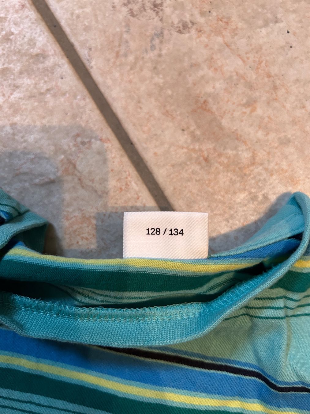 Camicie, T-shirt & Polo: T-Shirt, Gr. 128, 2 Stück – Usato da Reichenburg venduto da nanuk015 2