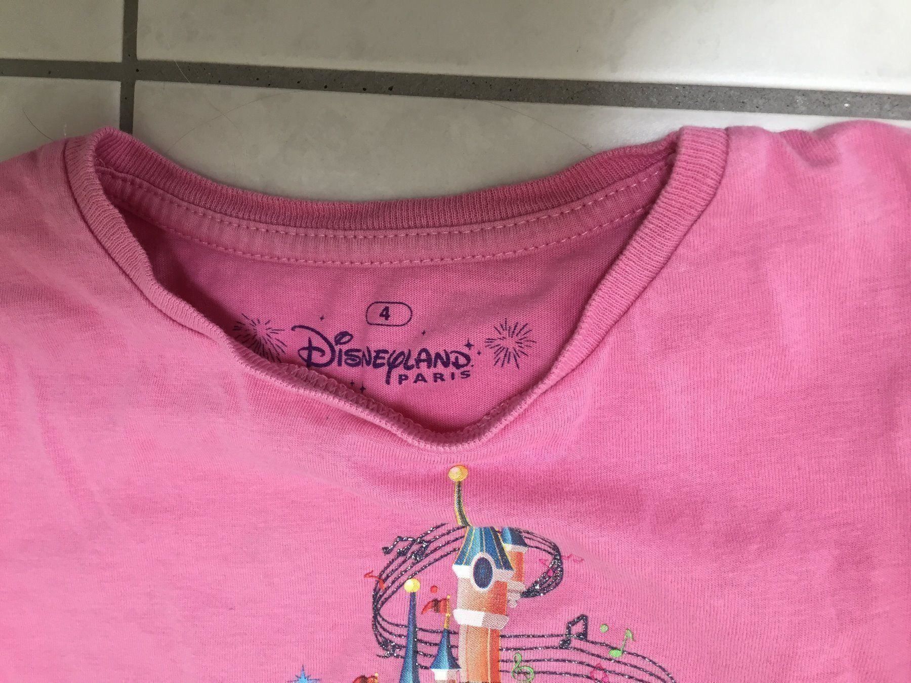 Camicette, T-shirt & Top: T-Shirt kurzarm "Disneyland 2016" – Usato da Muttenz venduto da Juvenile33 1