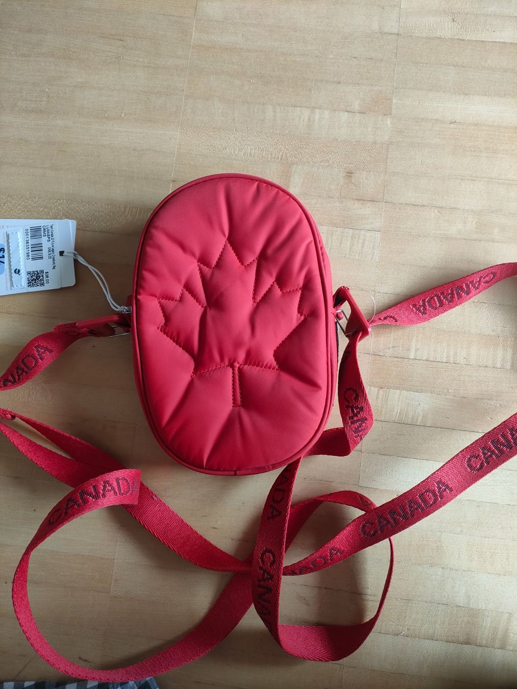 Lululemon Borse: Team Canada 22 Future Legacy Crossbody Bag – Nuovo (secondo la descrizione) da Wil SG venduto da r-tbw6