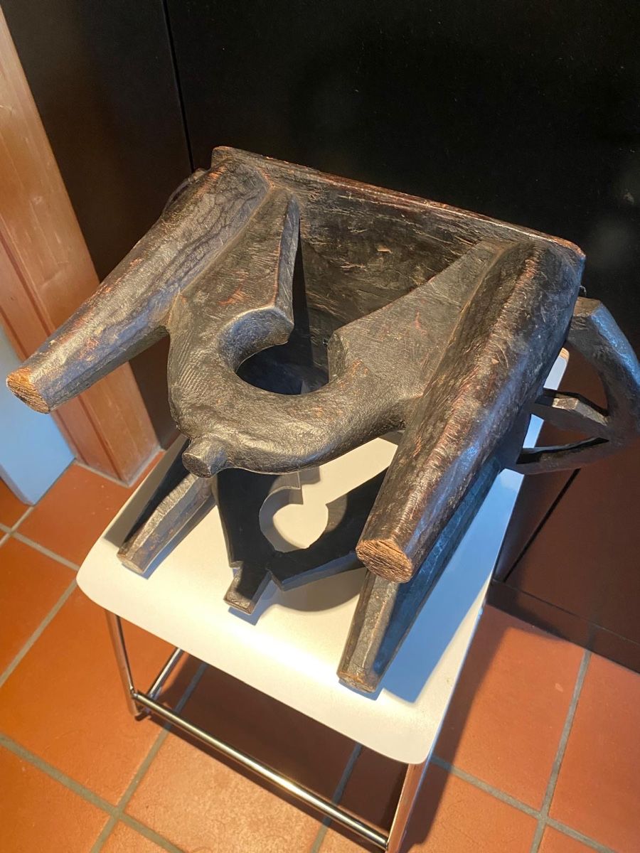 Sgabelli: Afrikanischer Vierbeiniger Nupe-Hocker – Usato da Mühlethurnen venduto da Dewayne123 1
