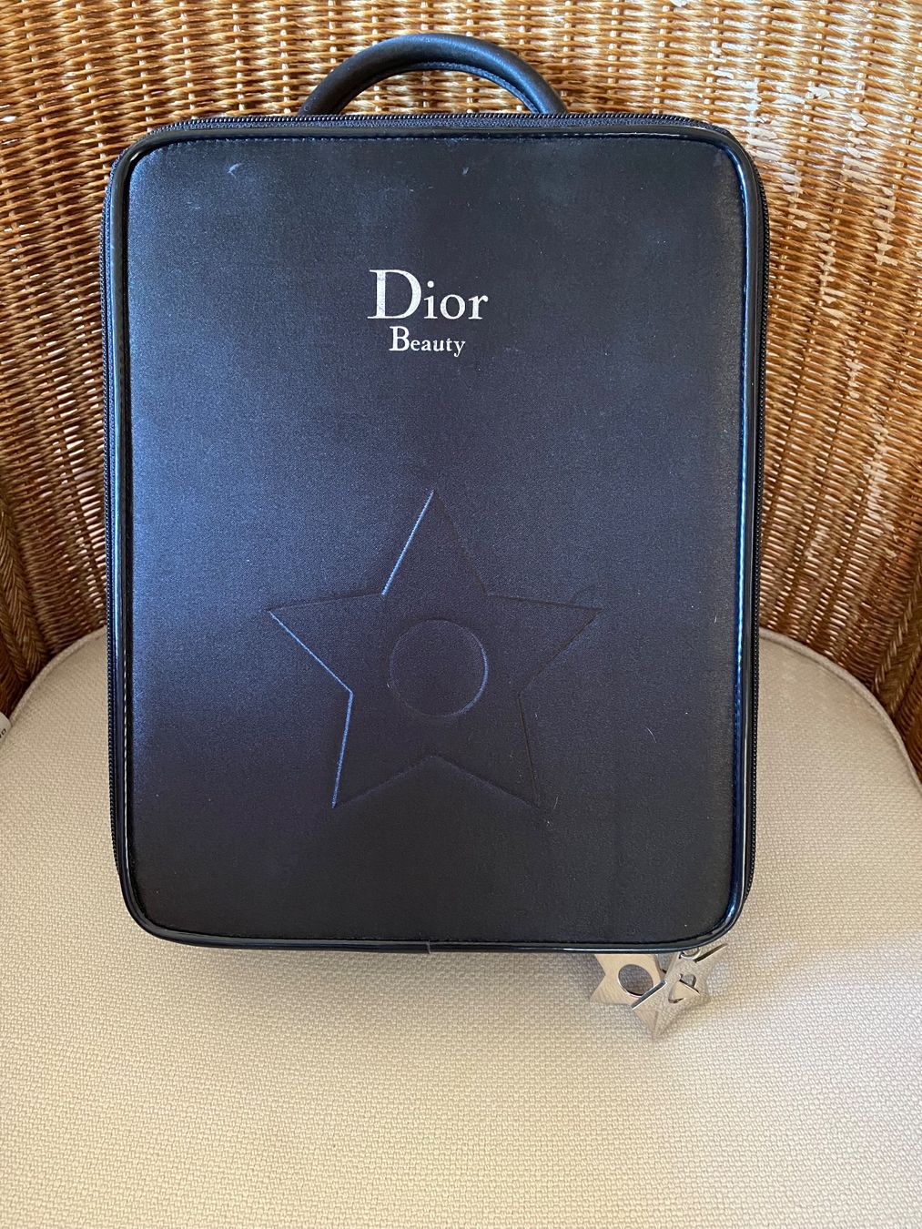 Valigie: Petite valise à cosmétiques Dior – Nuovo (secondo la descrizione) da Bouveret venduto da wes_7zll