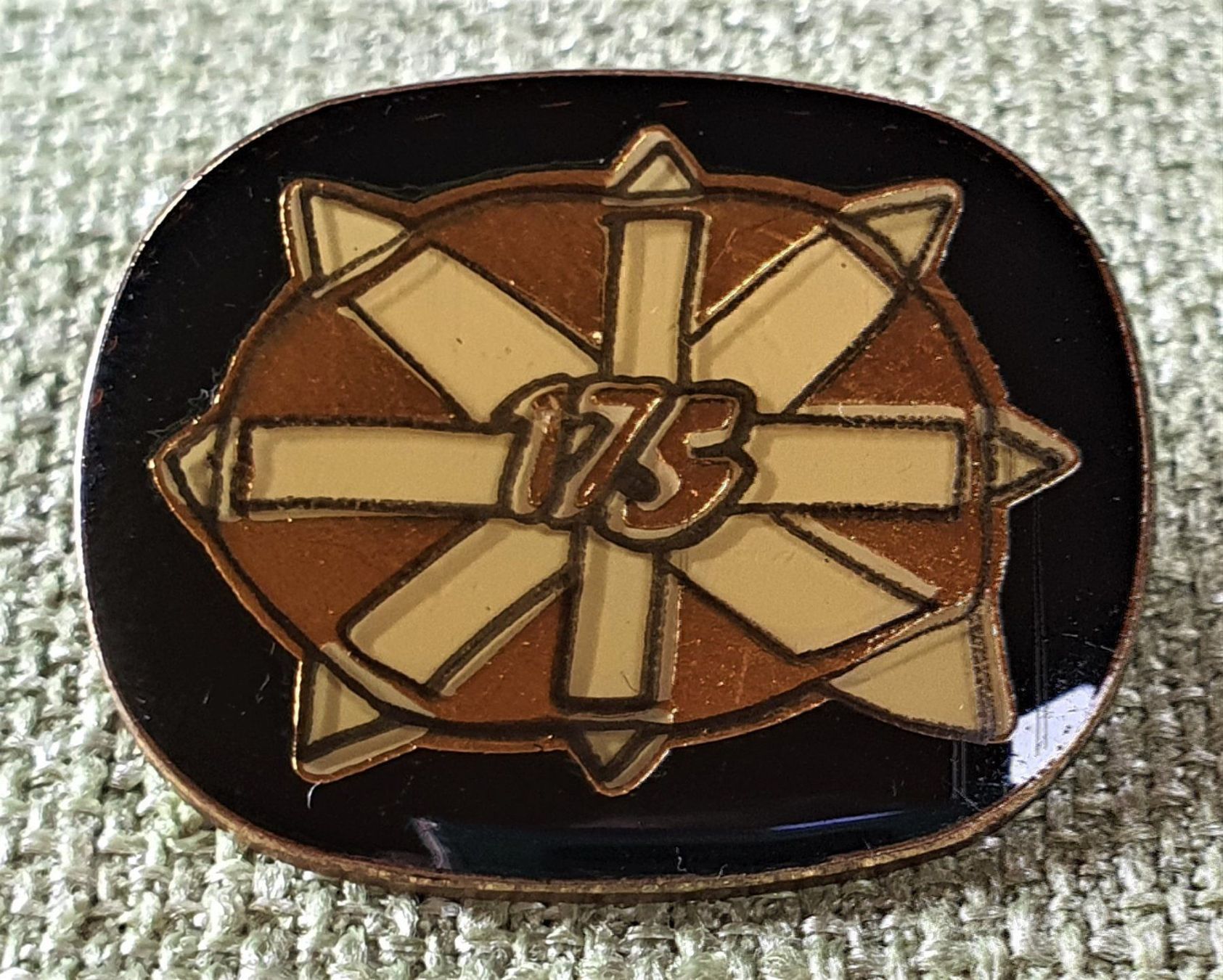 Tutti i francobolli: E578 - Kunst Pin  mit Zahl 175 – Usato da Reinach BL venduto da Boston-Verkauf