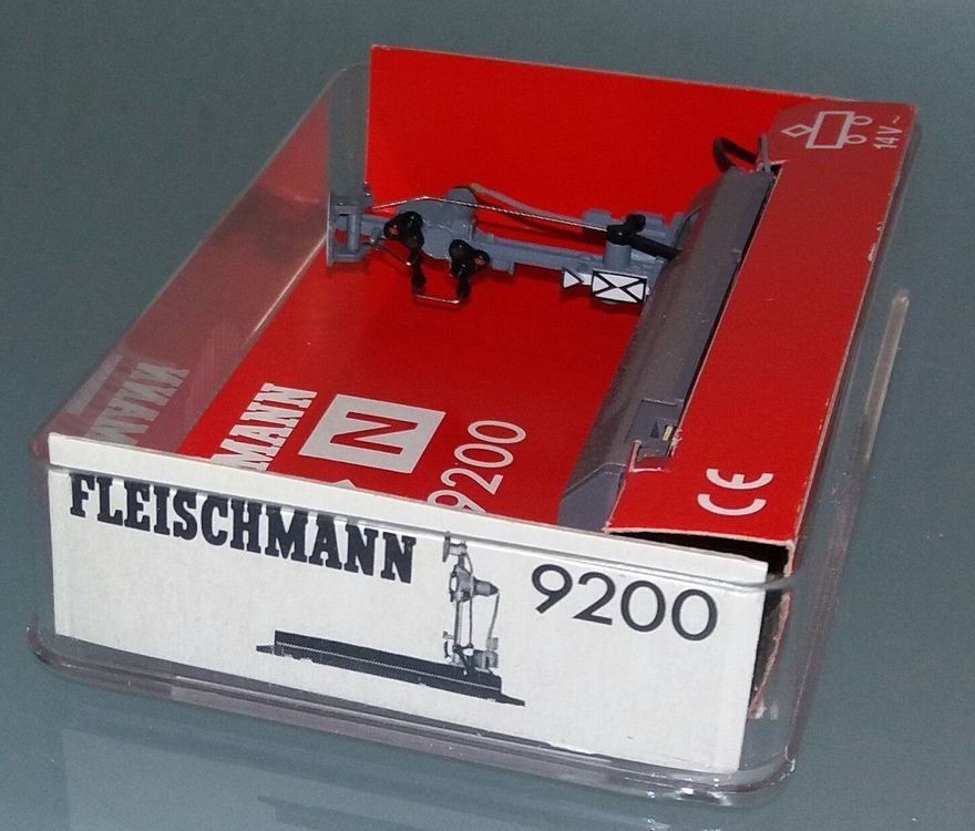 Croix d'avertissement à feux clignotants x2 échelle N FALLER FAL-222175