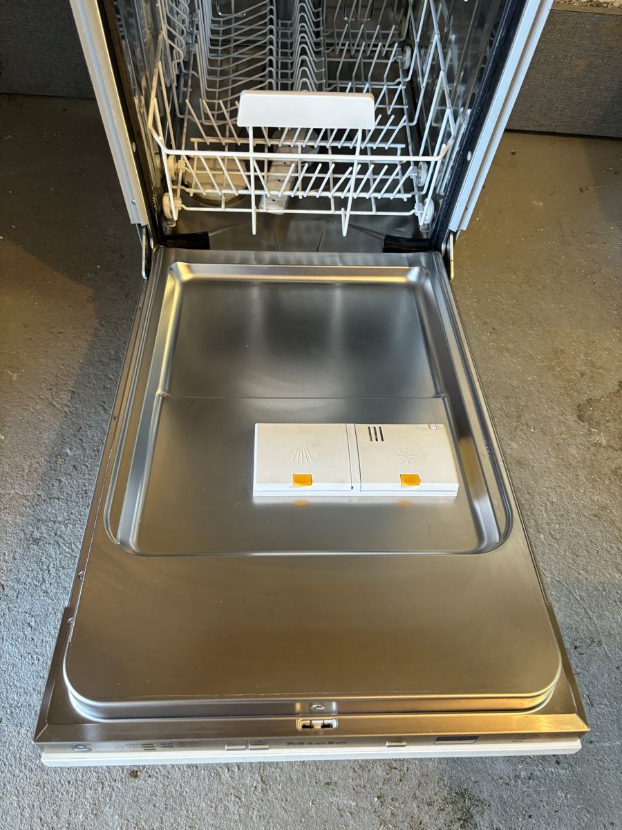 Cucine complete: Geschirrspüler Miele – Usato da Regensdorf venduto da Luis3000 2