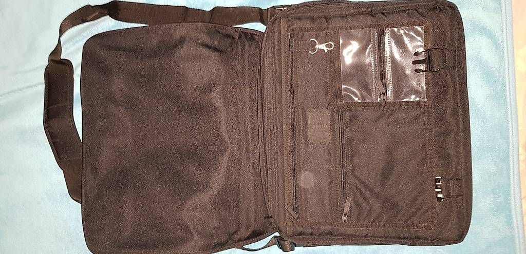 Taschen: Notebooktasche Tucano Schwarz neu – Gebraucht aus Balgach von ste_wqc7 1
