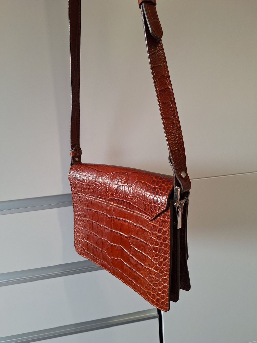 Massimo Dutti Taschen für Damen: Massimo Dutti crossbody leather bag – Gebraucht aus Brügg BE von gordis 1