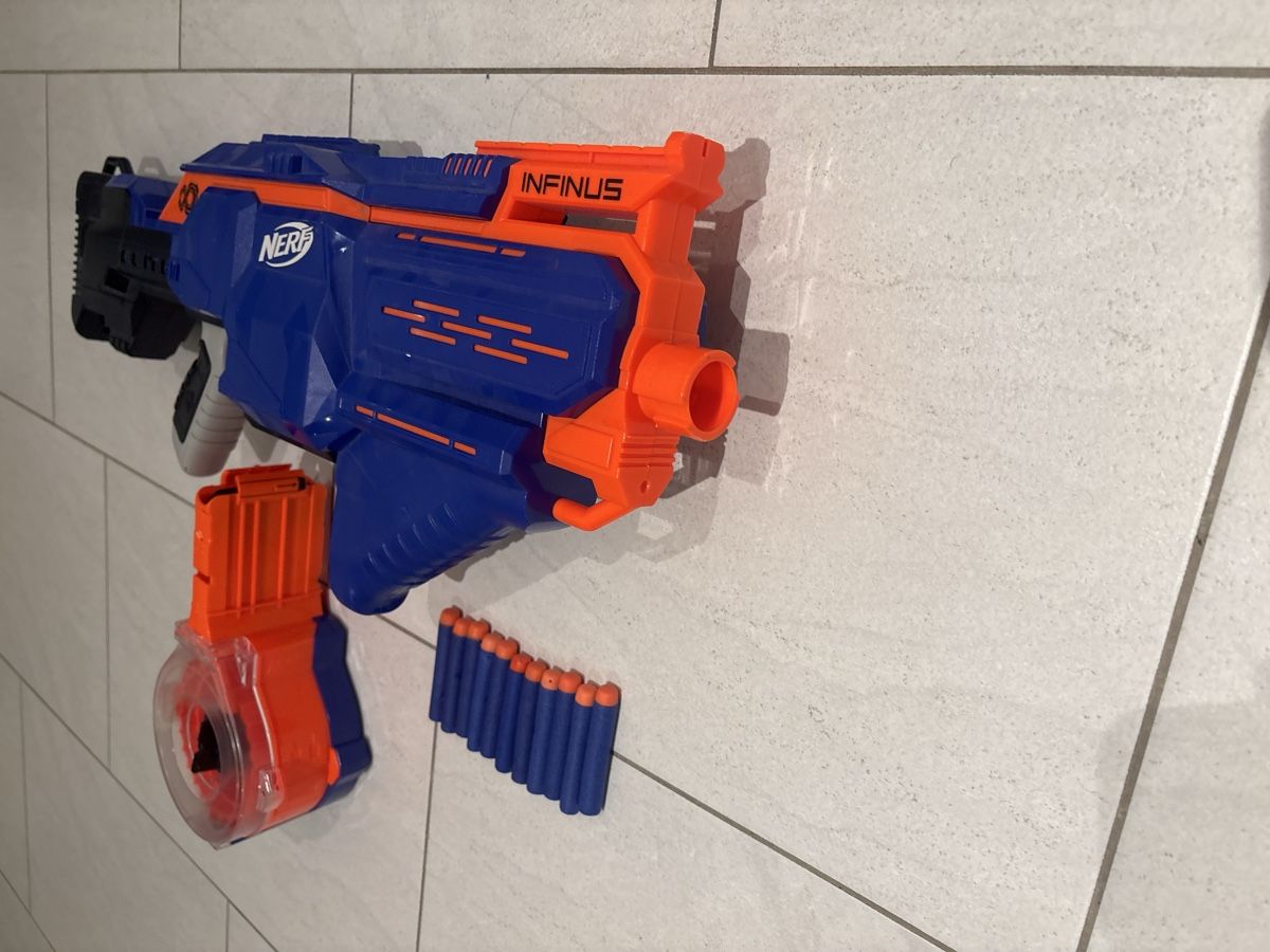 Nerf Jouets: Nerf Elite Infinus – D'occasion à Fällanden par kmu_np9w 2