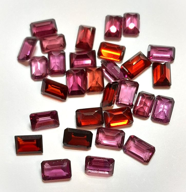 Paire De Grenats Rhodolites 4,17 Ct - Coupe Marquise, Clarté VS1, Couleur Rouge - Neuf Sans Emballage