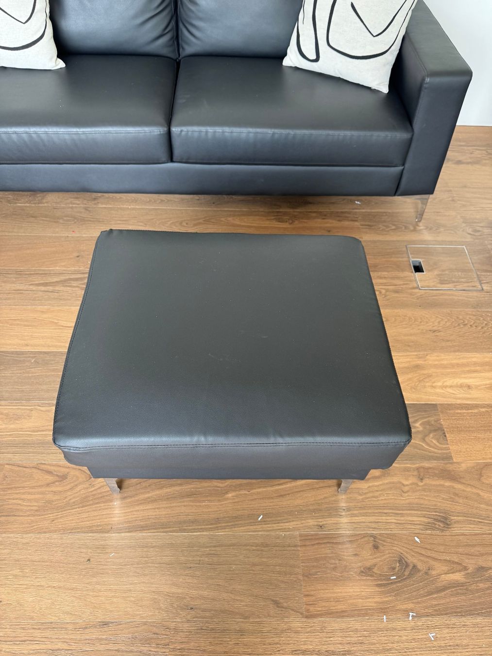 Divani: Moderne Loungegruppe mit 2 Sofas, Sessel & Hocker – Usato da Mörschwil venduto da eli_l9j6 4