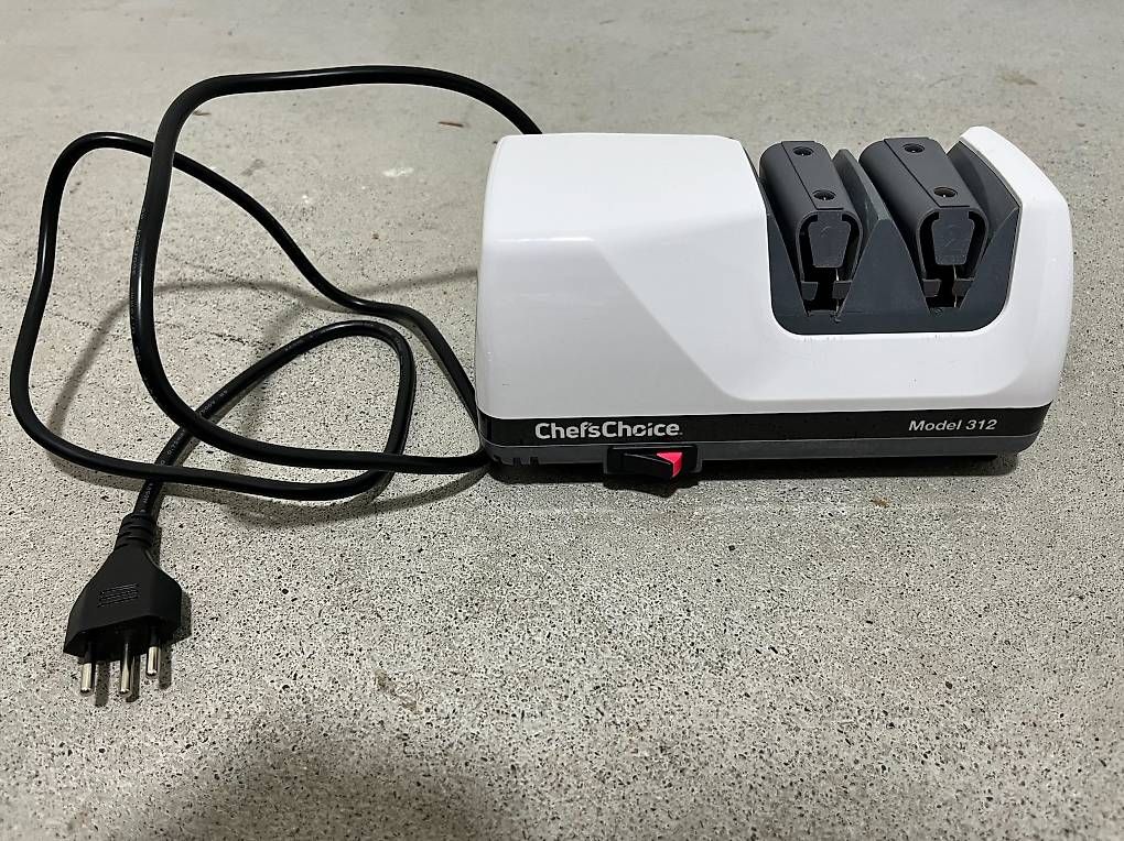 Elettrodomestici da cucina: Chef'sChoice 312 Diamond Hone Knife Sharpener/Messerschärfer – Usato da Schwyz venduto da dawidm