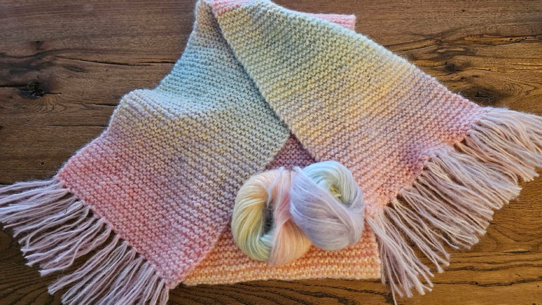 Foulard & Sciarpe: Strickschal wunderbar weich. – Nuovo e nell'imballaggio originale da Fehraltorf venduto da lisam16 2