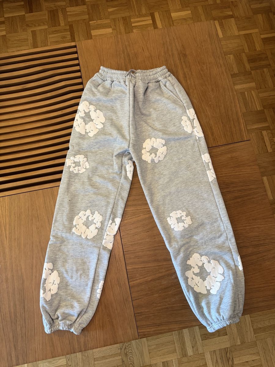 Pantaloni: Auffällige und gemütliche Trainerhosen – Nuovo e nell'imballaggio originale da Kloten venduto da Cashmoney1