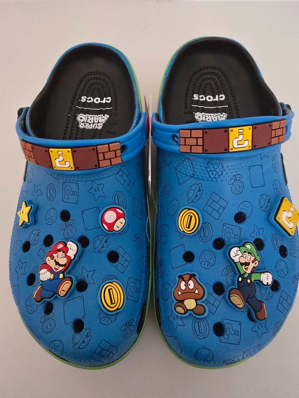 Crocs Chaussures hommes: Original Crocs Super Mario – D'occasion à Bergdietikon par ewa1005 1