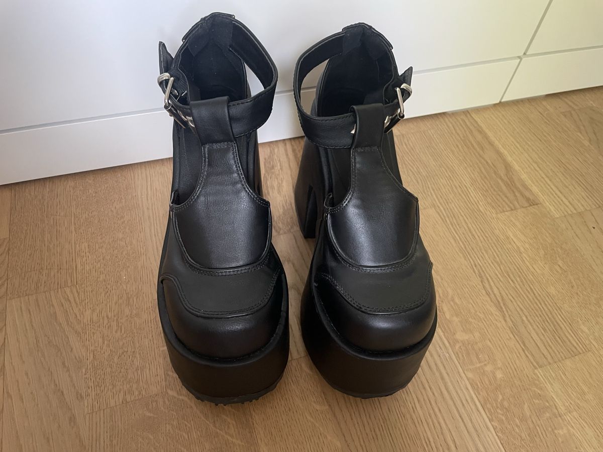Scarpe da donna: platformes Demonia Camel-103 – Usato da Confignon venduto da m_w3 4
