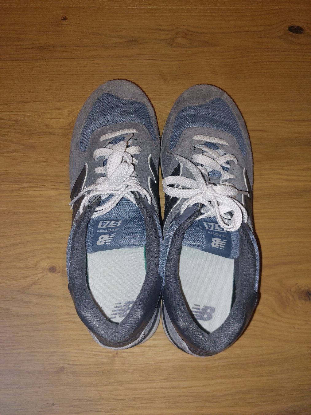 New Balance Scarpe da uomo: New Balance 574 Blau, Grösse 46.5 – Nuovo (secondo la descrizione) da Thun venduto da thi_l885 2
