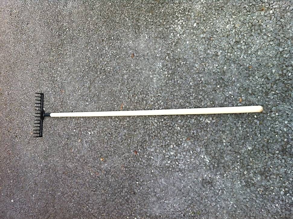 Tous les outils: Gartenrechen NEU – D'occasion à Freidorf TG par joanmo