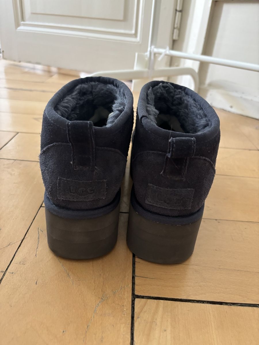 Ugg Scarpe da donna: Dunkelblaue UGG Stiefel (40) – Nuovo (secondo la descrizione) da Bern venduto da Charlot19 3