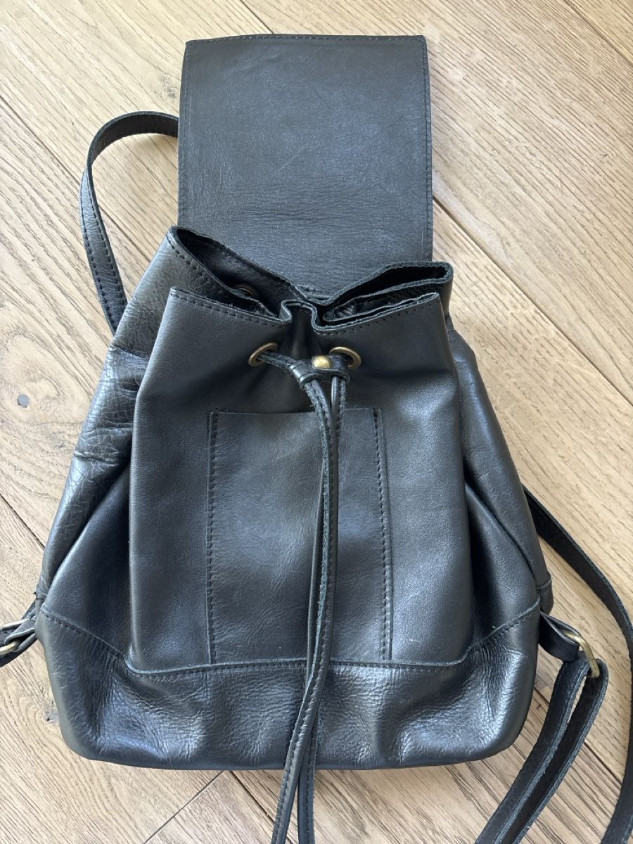 Zaini: Schwarzer,kleiner,Lederrucksack, NEU – Nuovo (secondo la descrizione) da Appenzell venduto da babet01 2