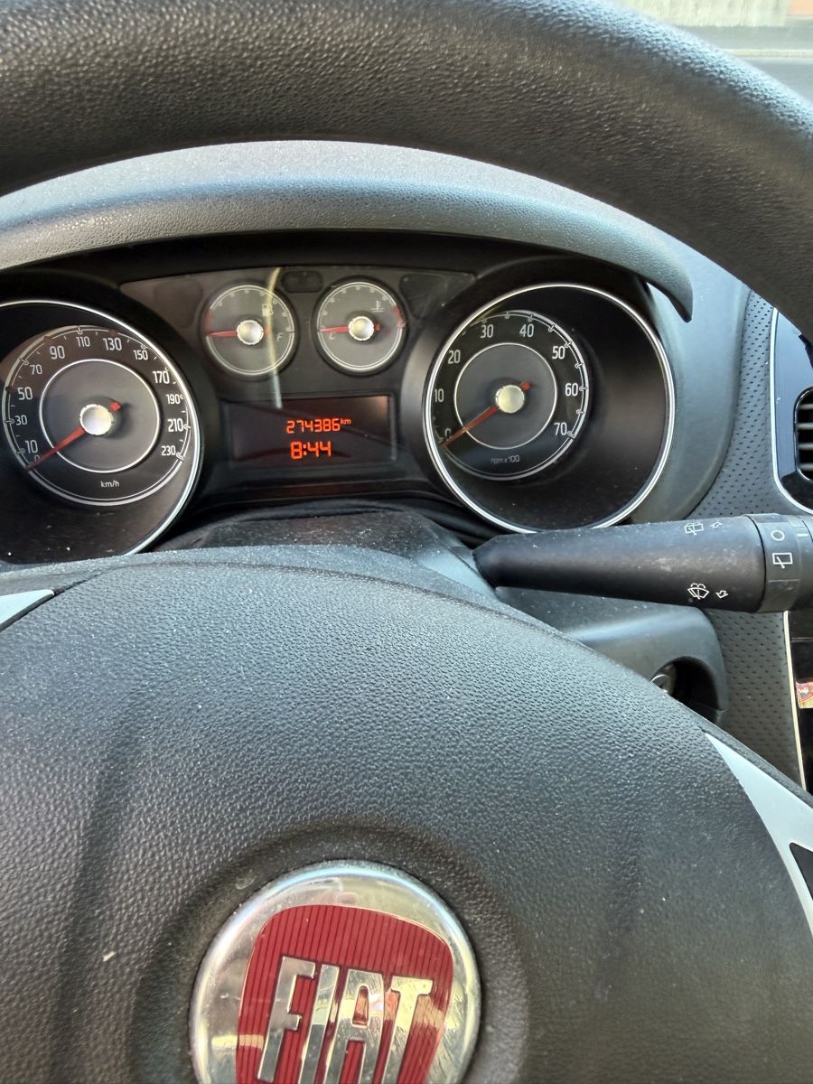 Fiat Autos: Fiat punto – D'occasion à La Chaux-de-Fonds par Transportchezmax 4