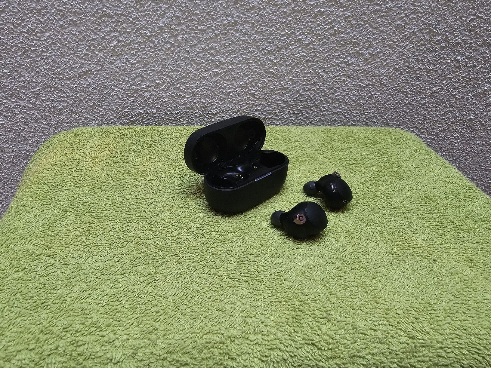 Sony Cuffie: Sony WF-1000XBT - Gebrauchte Kopfhörer Schwarz – Usato da Koppigen venduto da Komouri 1