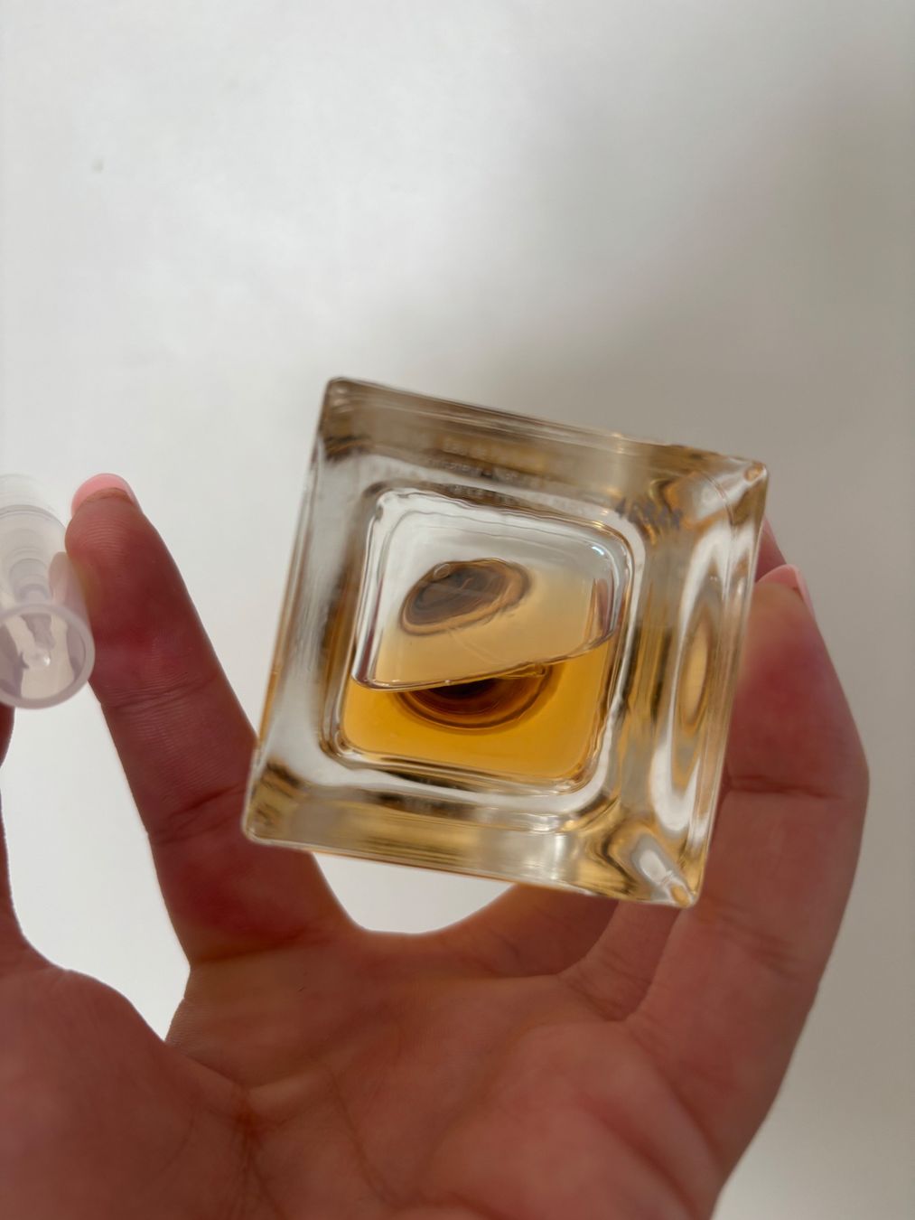 Hermès Profumi & Eau de Toilette: Hermès Jour d'Hermès Absolu EDP - Duftprobe 2ML – Usato da Zürich venduto da deruja 1