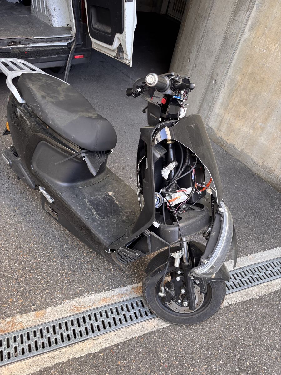 Scooter: E Roller ab 1.- ( Unfall )  – Difettoso da Bülach venduto da aes_vd5b 2