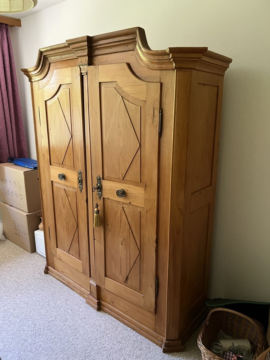Schränke: Antiker Schrank aus der Renaissance  – Gebraucht aus Stachen von hun_x7xb